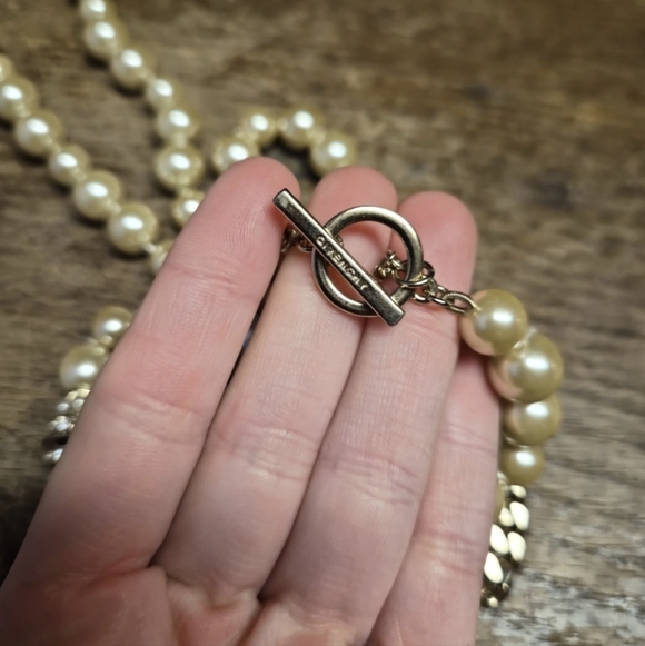 Givenchy - Picture 4 of 4